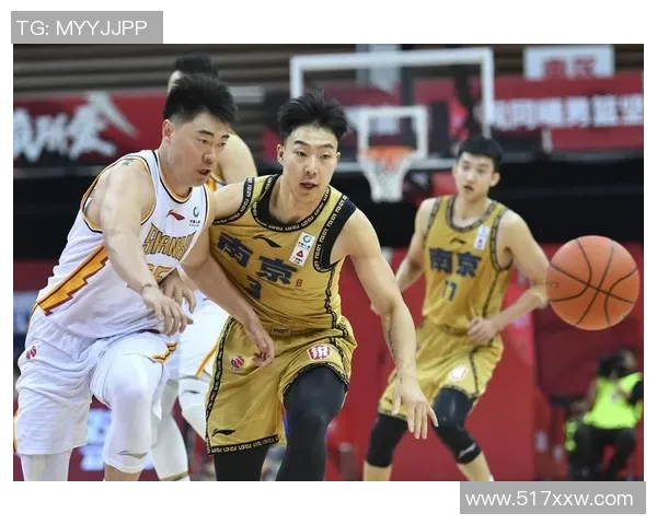 南京篮球队在杯赛中的强势表现与战术分析